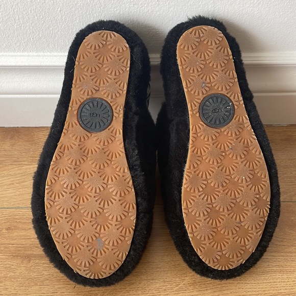 Ugg slippers - Picture 7 of 10